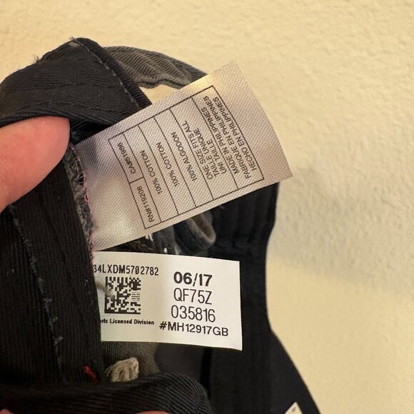 Adidas Golden State Warriors 2017 NBA Champions Locker Room Adjustable Cap - Picture 5 of 7